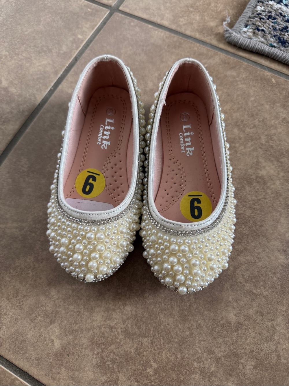 Link Pearl-Embellished Ivory Flats - Girls Size 9